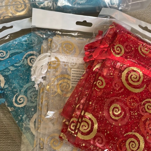 NEW 30 Bags of Sheer Bags with Gold Swirls Colors brand NEW. - Picture 4 of 6